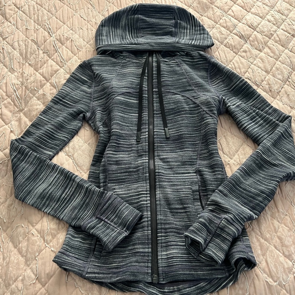 lululemon hooded define jacket (nulu)